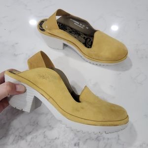 Fly London Whit Leather Pump 38